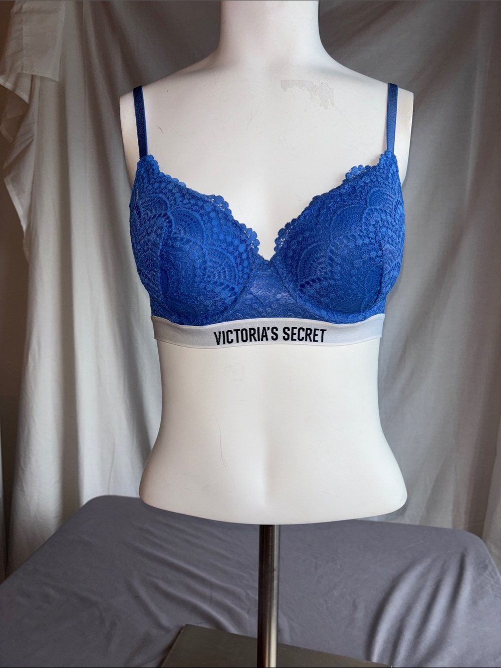 Victoria's Secret Royal Blue Lace Wired Bralette